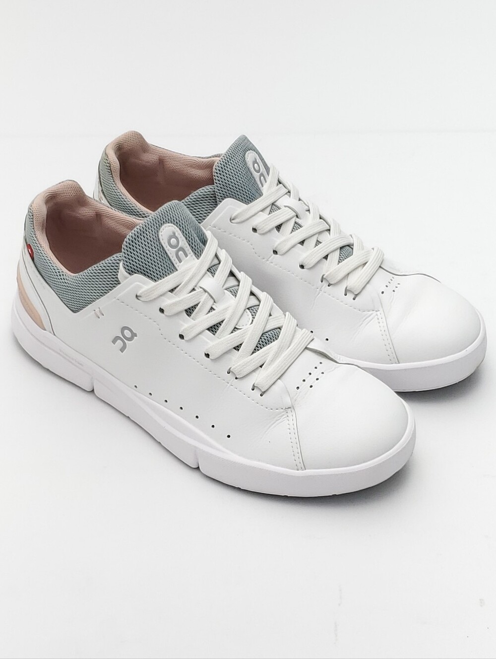 NEW On Running The Roger Advantage White Rosehip Tennis Shoes Women's Size 9
